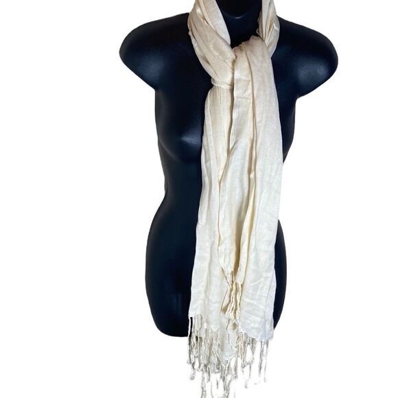 J Francis 100% viscose white knit fringed large scarf - Picture 1 of 5